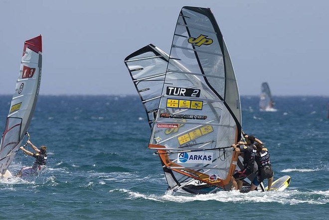 First mark battle - 2009 Catalunya Costa Brava PWA World Cup  ©  John Carter / PWA http://www.pwaworldtour.com